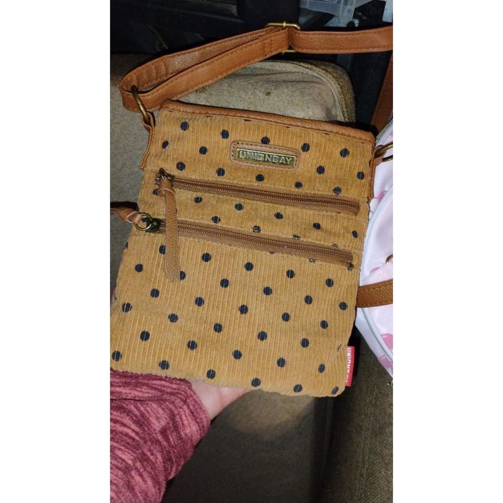 #200 unionbay crossbody